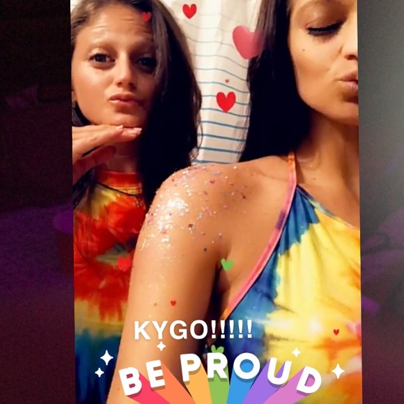 Meet your Posher, Lauren - Picture 4 of 16